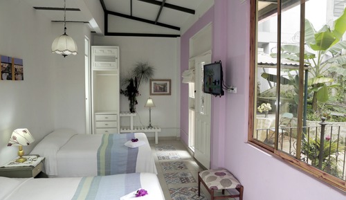 Chambre Triple Exclusive, vue jardin (2nd Floor)