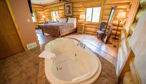 Suite, 1 très grand lit et 1 canapé-lit