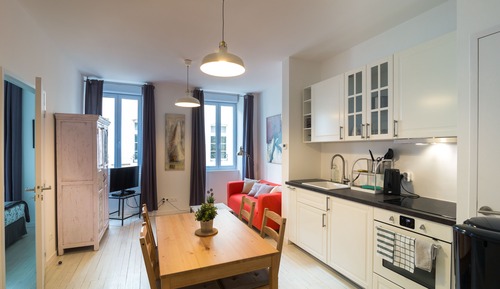 Studio Confort, vue ville, côté cour intérieure