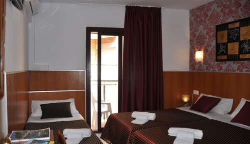 Chambre Triple, balcon