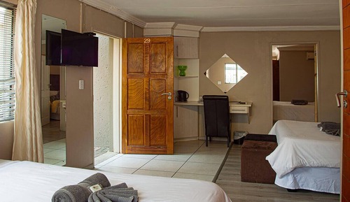 Chambre Familiale, salle de bains privée