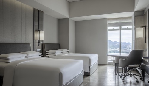 Chambre, 2 lits doubles, vue ville