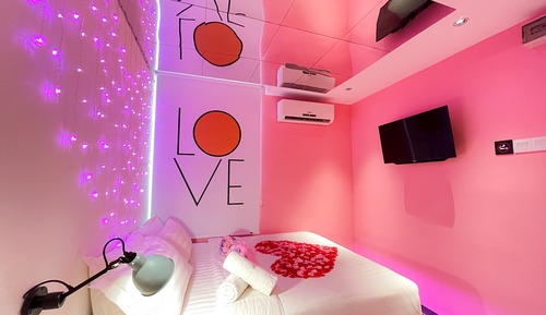 Romantic Themed Room