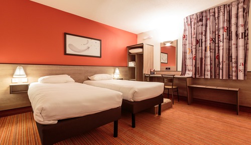 Chambre avec lits jumeaux