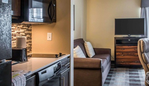 Suite, 1 grand lit et 1 canapé-lit, accessible aux personnes à mobilité réduite, non-fumeurs