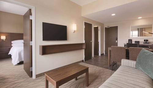 Suite, 1 très grand lit, accessible aux personnes à mobilité réduite, baignoire