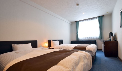 Chambre Triple, salle de bains commune