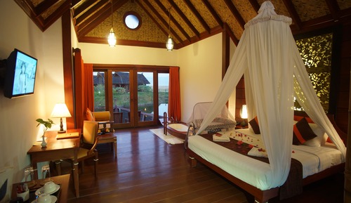 Cottage (Floating)