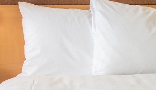Chambre Standard, 1 très grand lit, accessible aux personnes à mobilité réduite, vue piscine (Comm)