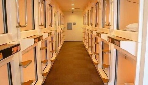 Chambre Standard, hommes uniquement (Capsule Room)