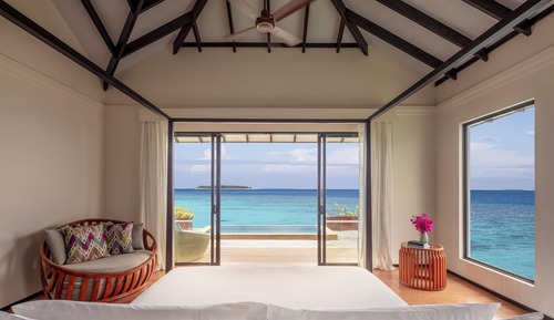 Suite (Over Water Pool)