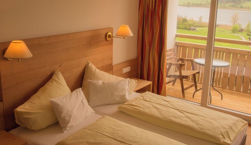 Studio Classique, balcon, vue lac