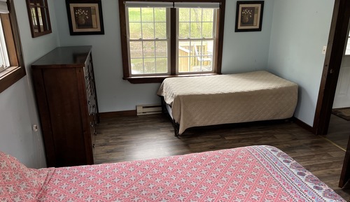 Cabane Familiale, 1 chambre, réfrigérateur et four à micro-ondes, en bord de lac
