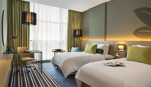 Suite, 2 chambres, accès au salon club