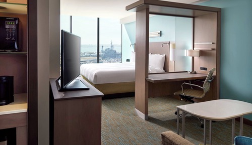 Suite Studio, 1 très grand lit et 1 canapé-lit, vue baie (Mobility Accessible, Roll-in Shower)