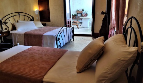 Chambre Triple Luxe, accessible aux personnes à mobilité réduite, non-fumeurs (11)