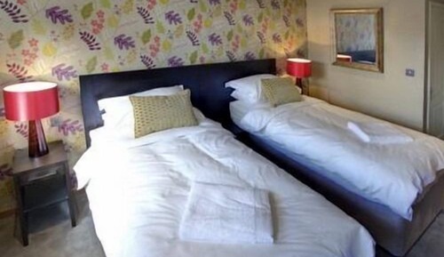 Chambre Standard Double ou avec lits jumeaux, salle de bains attenante