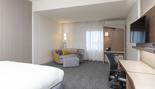 Chambre, 1 très grand lit et 1 canapé-lit