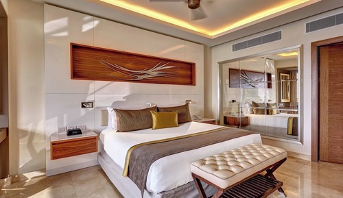 Luxury Chairman Two Bedroom Suite Ocean Front Diamond Club