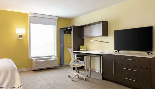 Suite, 1 grand lit, accessible aux personnes à mobilité réduite, baignoire