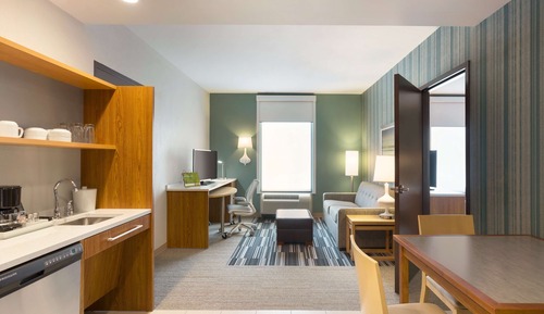 Suite, 1 grand lit, accessible aux personnes à mobilité réduite, baignoire (Mobility & Hearing)