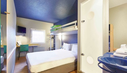 Chambre Triple, plusieurs lits