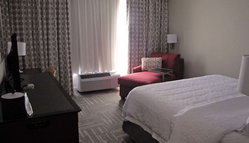 Chambre, 1 très grand lit, non-fumeurs