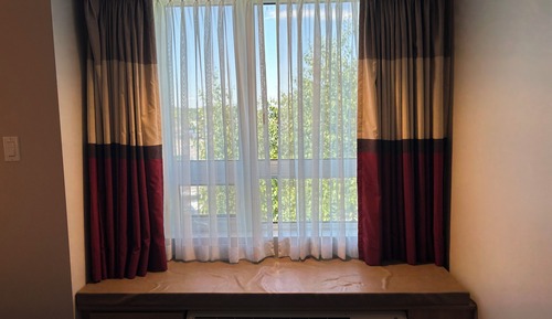 Chambre, 2 grands lits, accessible aux personnes à mobilité réduite, four à micro-ondes