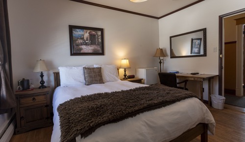 Chambre Tradition, 1 grand lit (Shower Only)