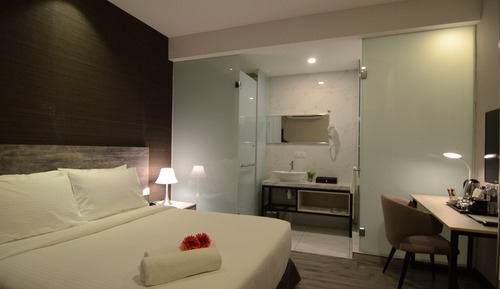 Chambre Standard, 1 très grand lit, pas de fenêtre
