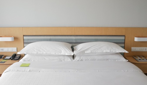 Chambre, 1 très grand lit, non-fumeurs