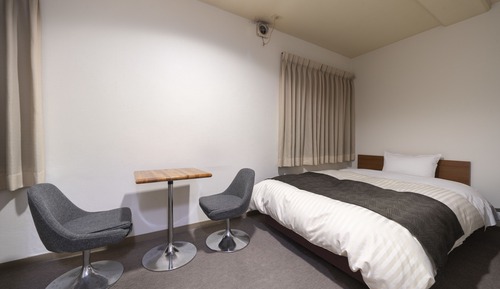Chambre Double Standard, fumeurs (with Semi Double Bed)
