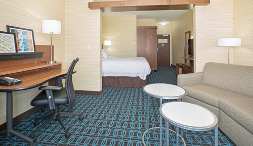 Suite, 1 très grand lit et 1 canapé-lit (Hearing Accessible)