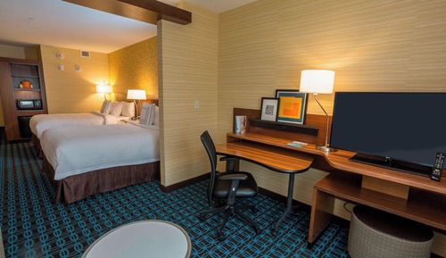 Suite, plusieurs lits (Mobility Accessible, Tub)