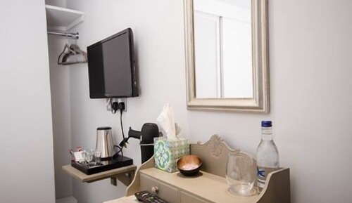 Chambre Double, salle de bains attenante (Room 1)