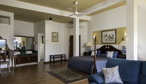 Suite Premium, 1 très grand lit, bain à remous, vue golf