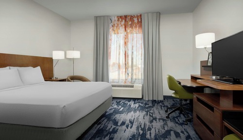 Chambre, 1 très grand lit, non-fumeurs (Mobility/Hearing Accessible, Tub)