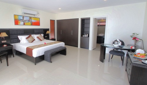 Chambre Luxe, 1 très grand lit, vue jardin