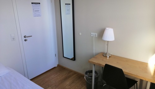 Chambre Double Junior, 1 grand lit, salle de bains commune
