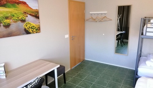Chambre Quadruple Standard, salle de bains commune