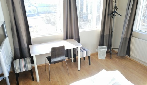 Chambre Familiale, salle de bains commune