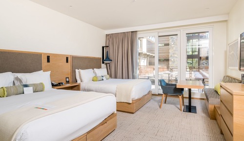 Chambre, 2 grands lits, terrasse