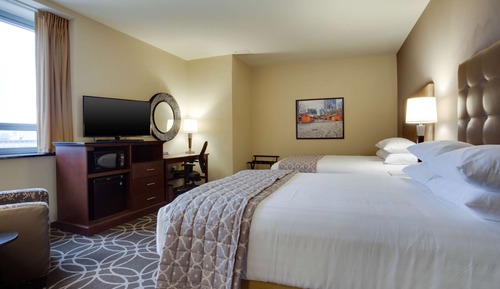Chambre Deluxe, 2 grands lits, réfrigérateur et four à micro-ondes (Hearing Accessible)