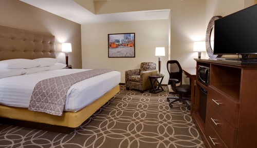 Chambre Deluxe, 1 très grand lit (Hearing Accessible, Roll in Shower)