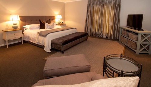 Suite Luxe (upstairs with views)