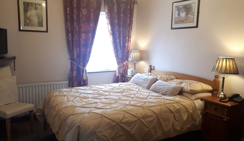 Chambre Double, salle de bains privée