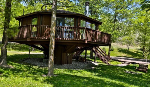 Cabane, 2 chambres, baignoire à jets (Cabin #101 or #102)