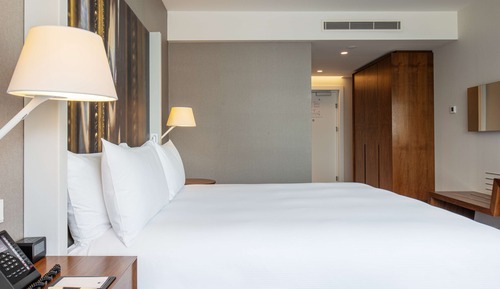 Chambre Exécutive, 1 très grand lit