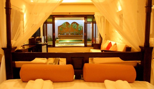 Romantic Villa with Jacuzzi