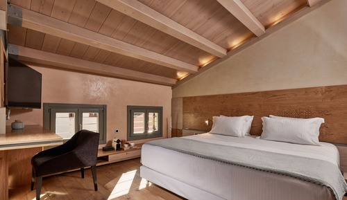 Master Suite, Jetted Tub, Sea View